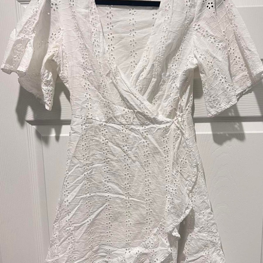 Japna White Eyelet Cotton Wrap Dress Ruffle Hem Tie Back Size M